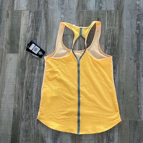 Under armour top xs - Picture 2 of 3